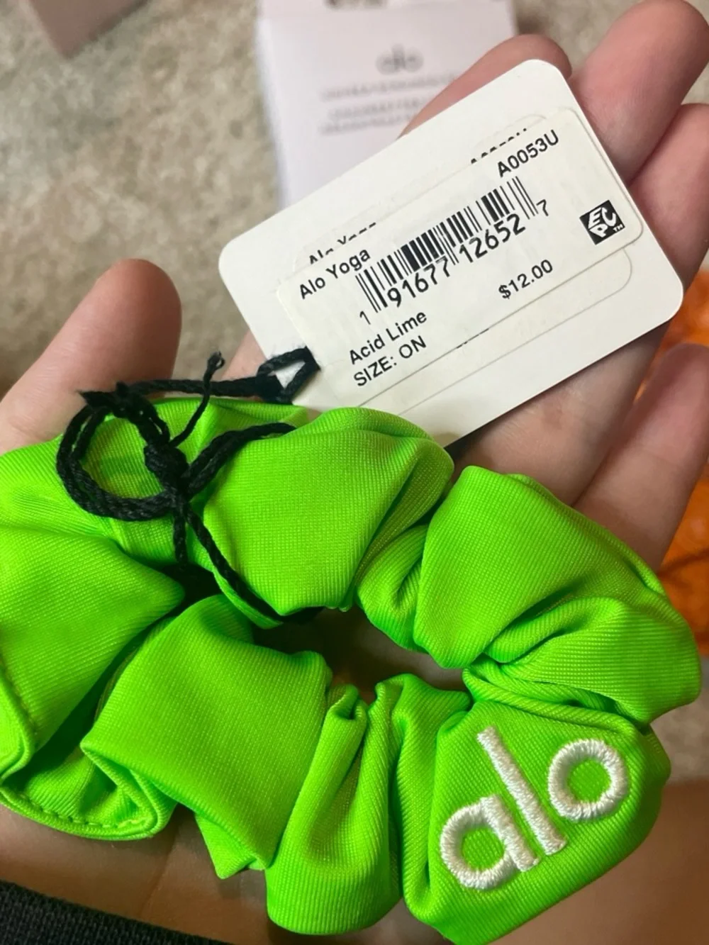 ALO !!!BUNDLE!!! Yoga Gray Ribbed Socks with Green & Orange Scrunchies
